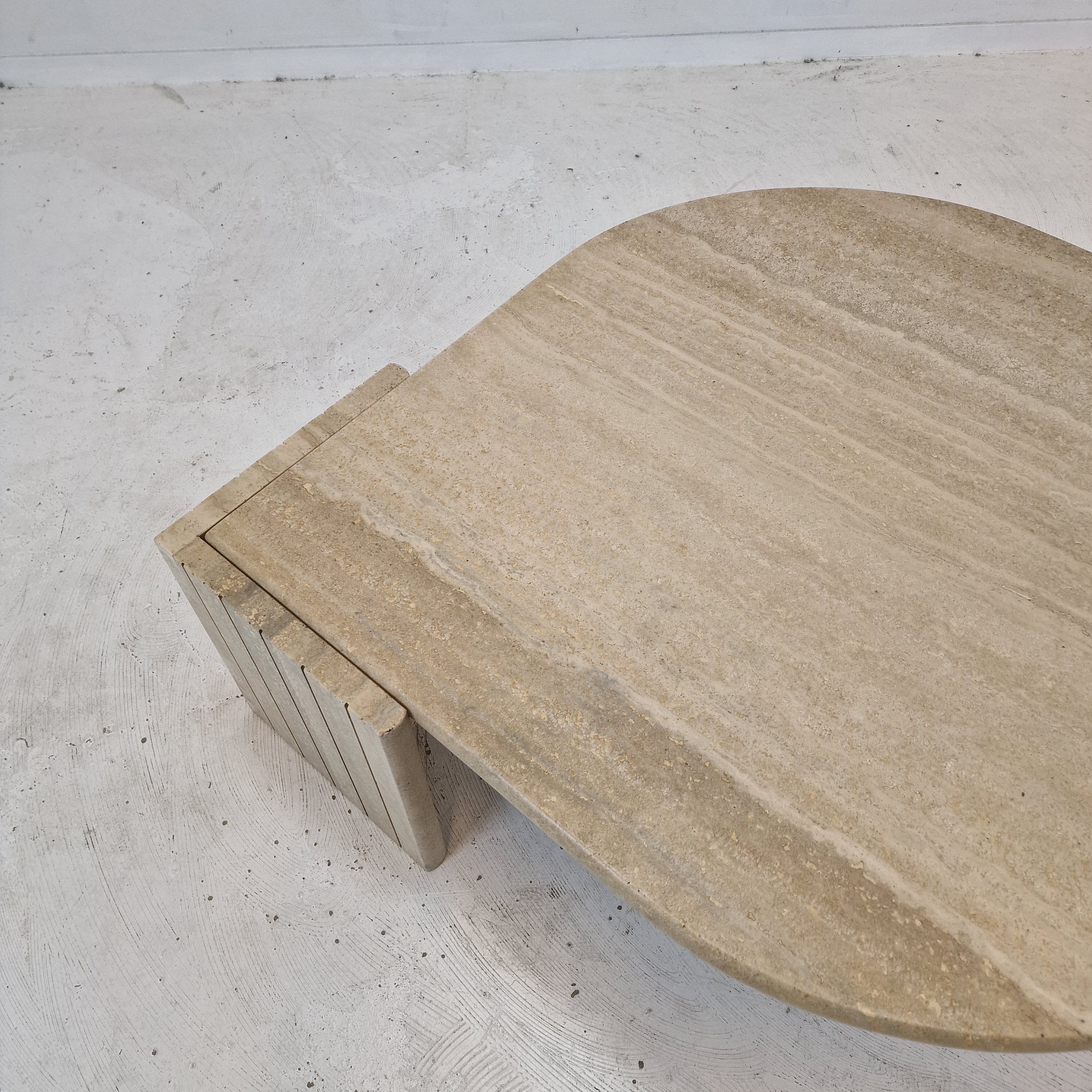 Italian Coffee Table in Travertine, 1980s