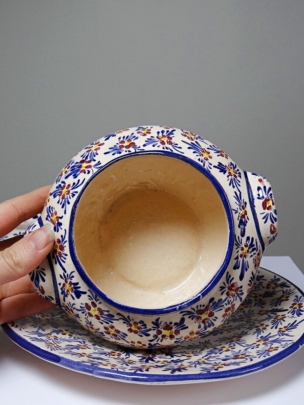 Covered sugar bowl and saucer in ceramic from Alcobaça, Portugal, vintage.