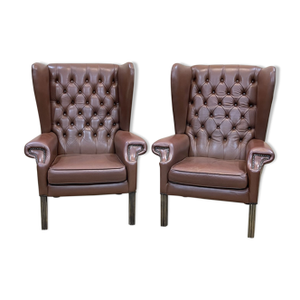 Paire de fauteuils Chesterfield à oreilles en cuir marron des années 70