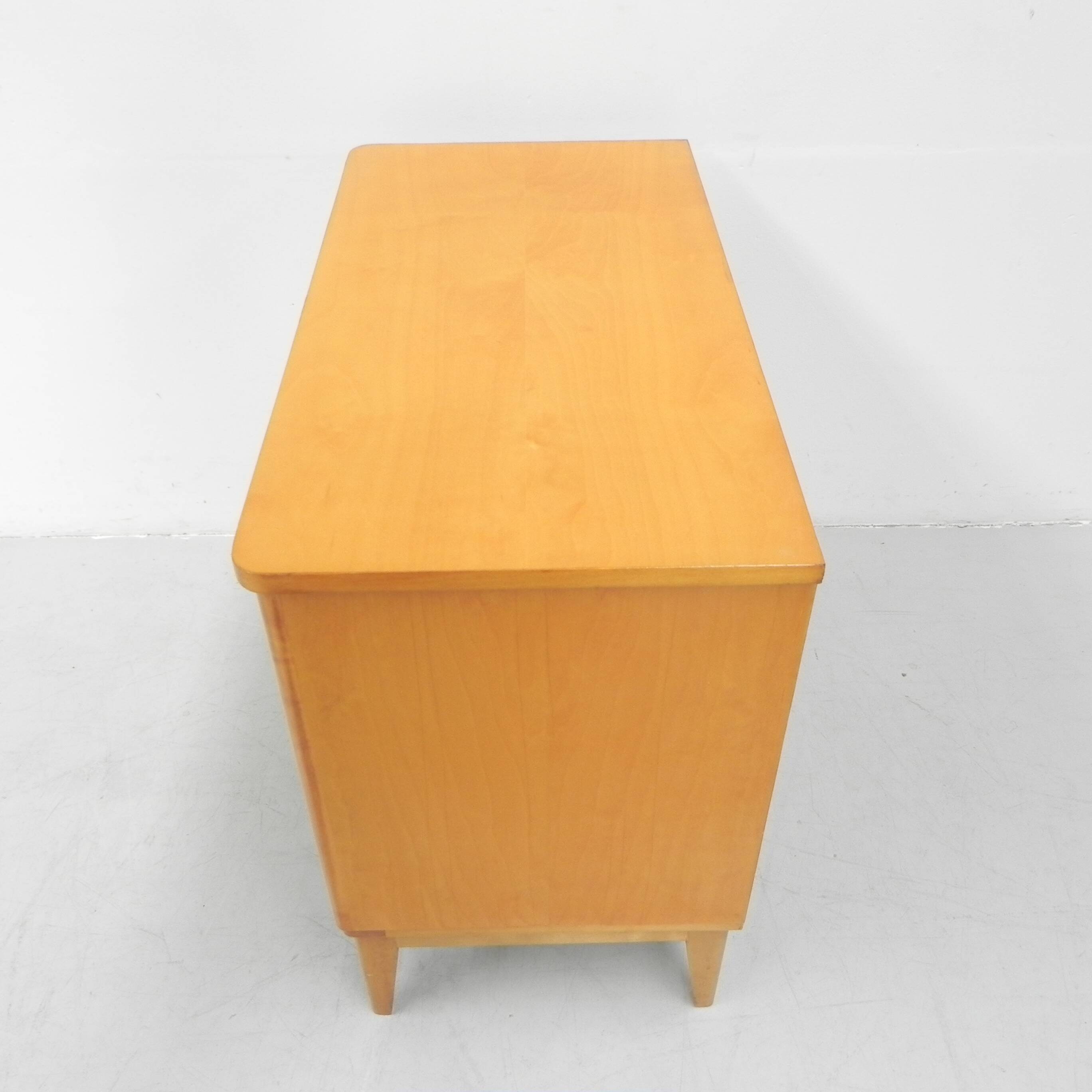 Vintage chest of drawers with 3 drawers