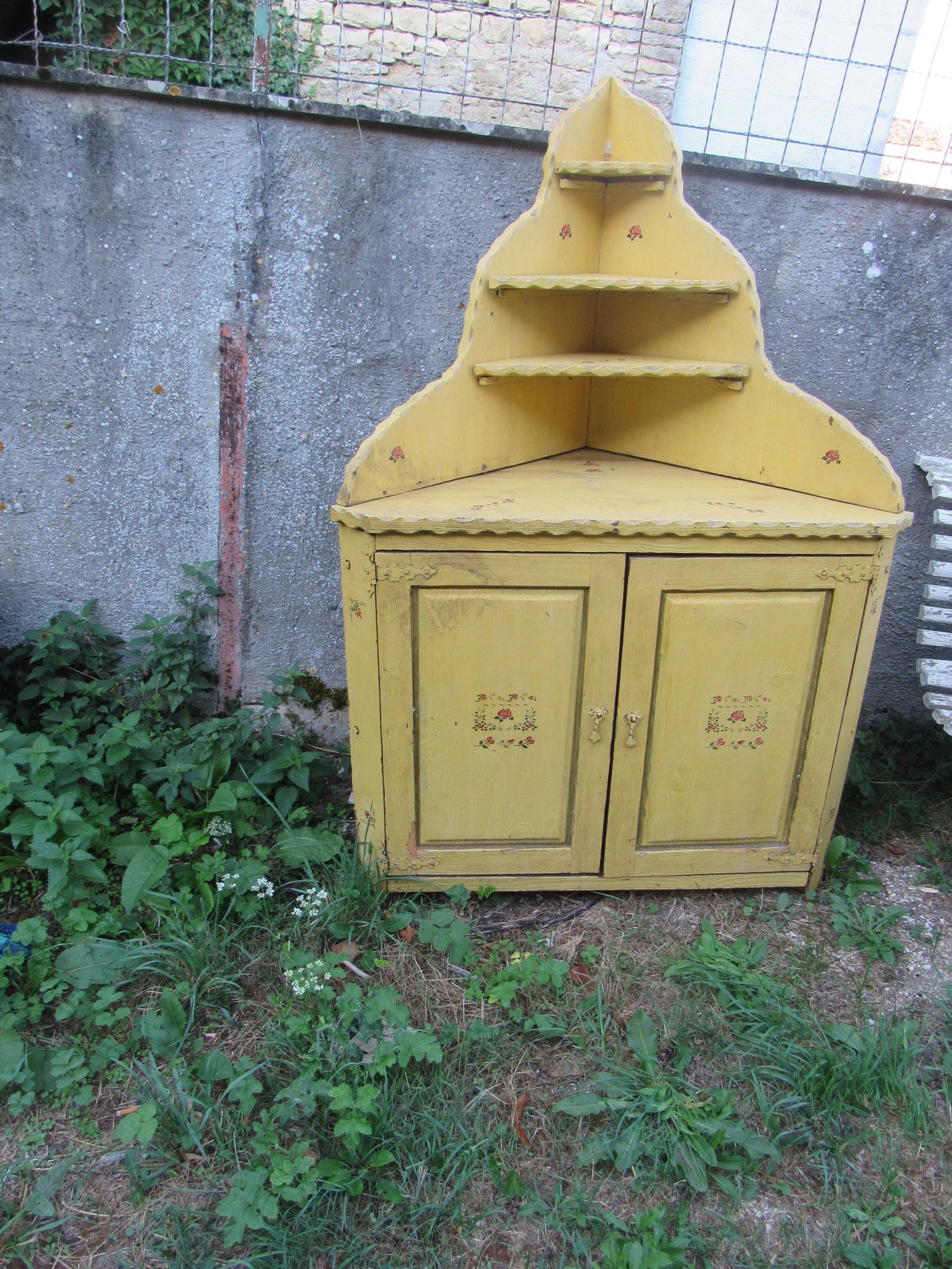 Corner buffet