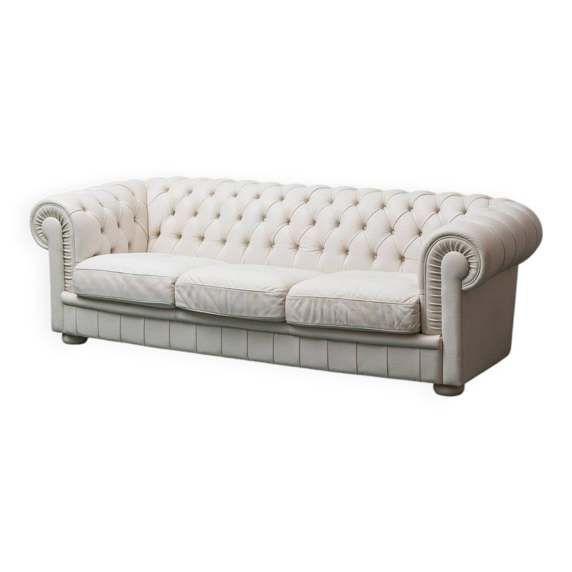 3-seater vintage Chesterfield sofa in white leather, 1970s modernist