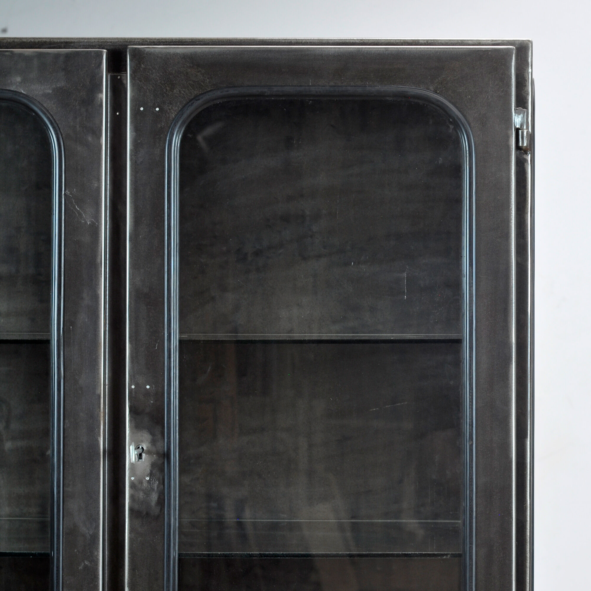 Cabinet médical vintage poli, années 1970
