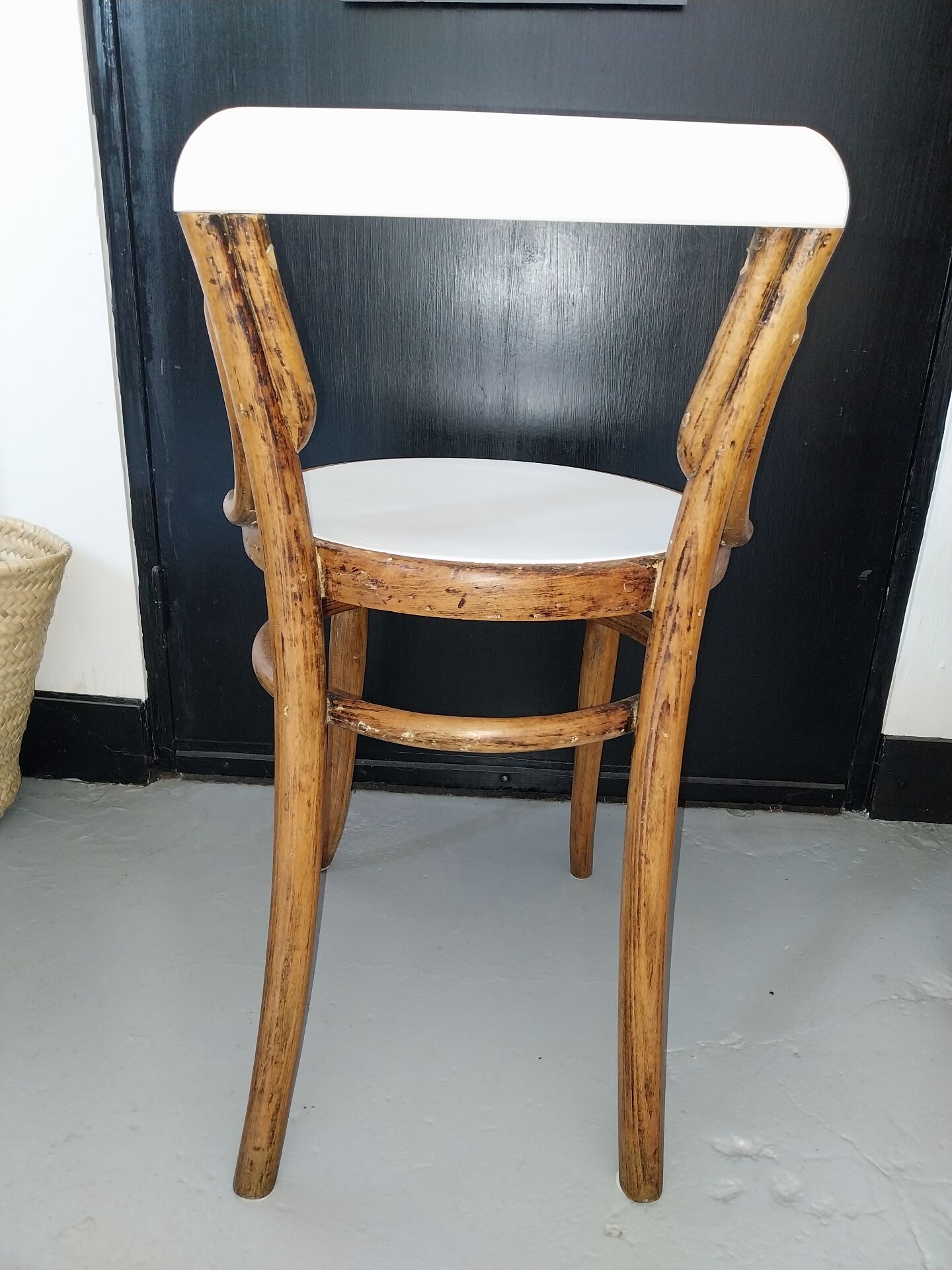 Curved wooden children's chair