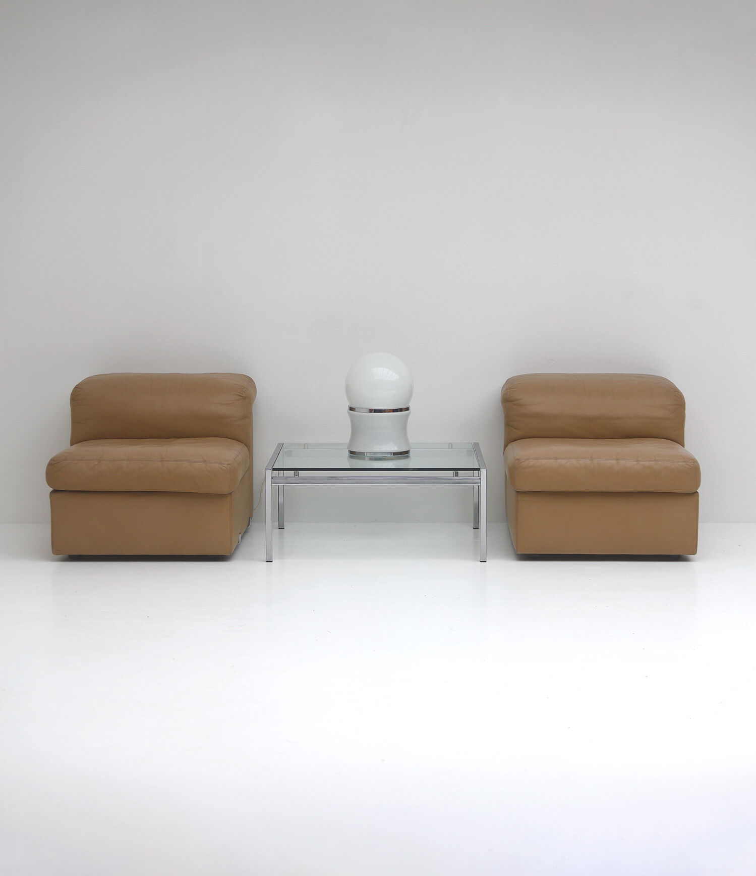 White table lamp in white opaline glass 1970s
