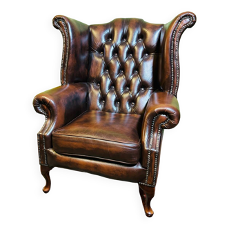 Fauteuil anglais chesterfield vintage en cuir style Queen Anne