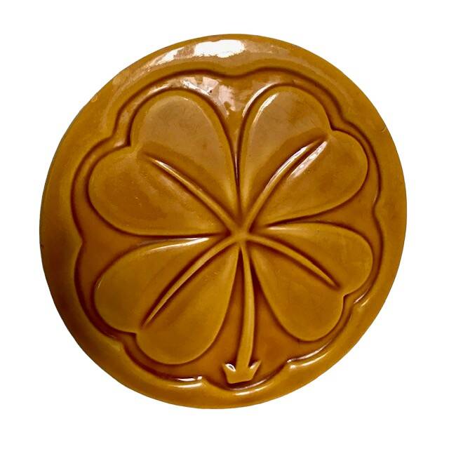 Vallauris, 20th century clover decoration trivet