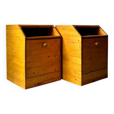 Paire de tables de nuit artisanales en bois massif à abattant