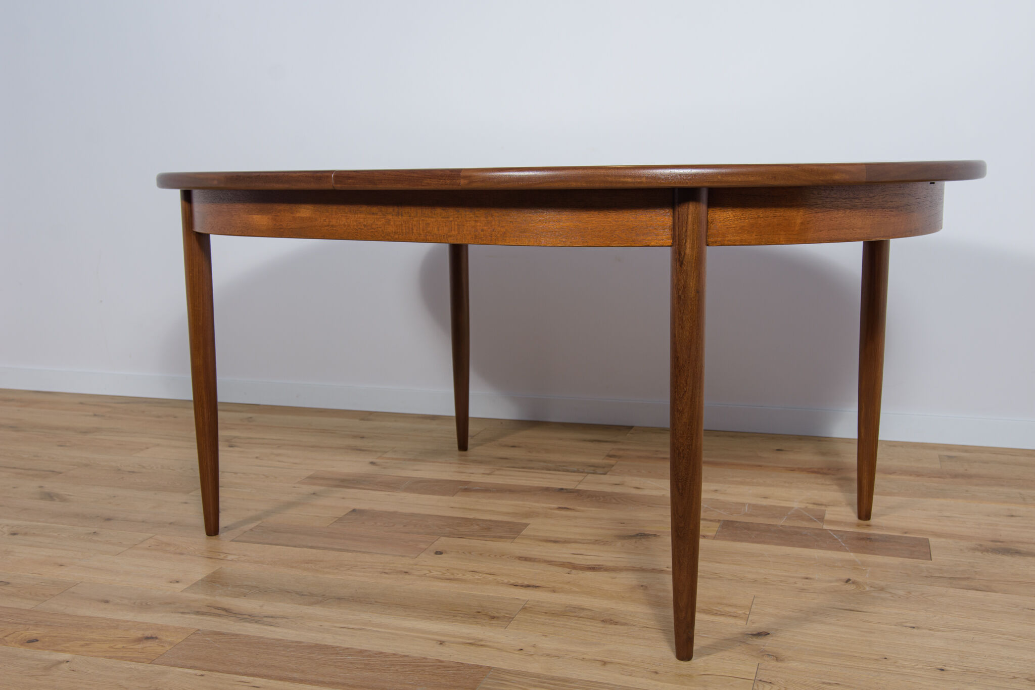 Mid-Century Oval Dining Table in Teak from G-Plan, 1960s