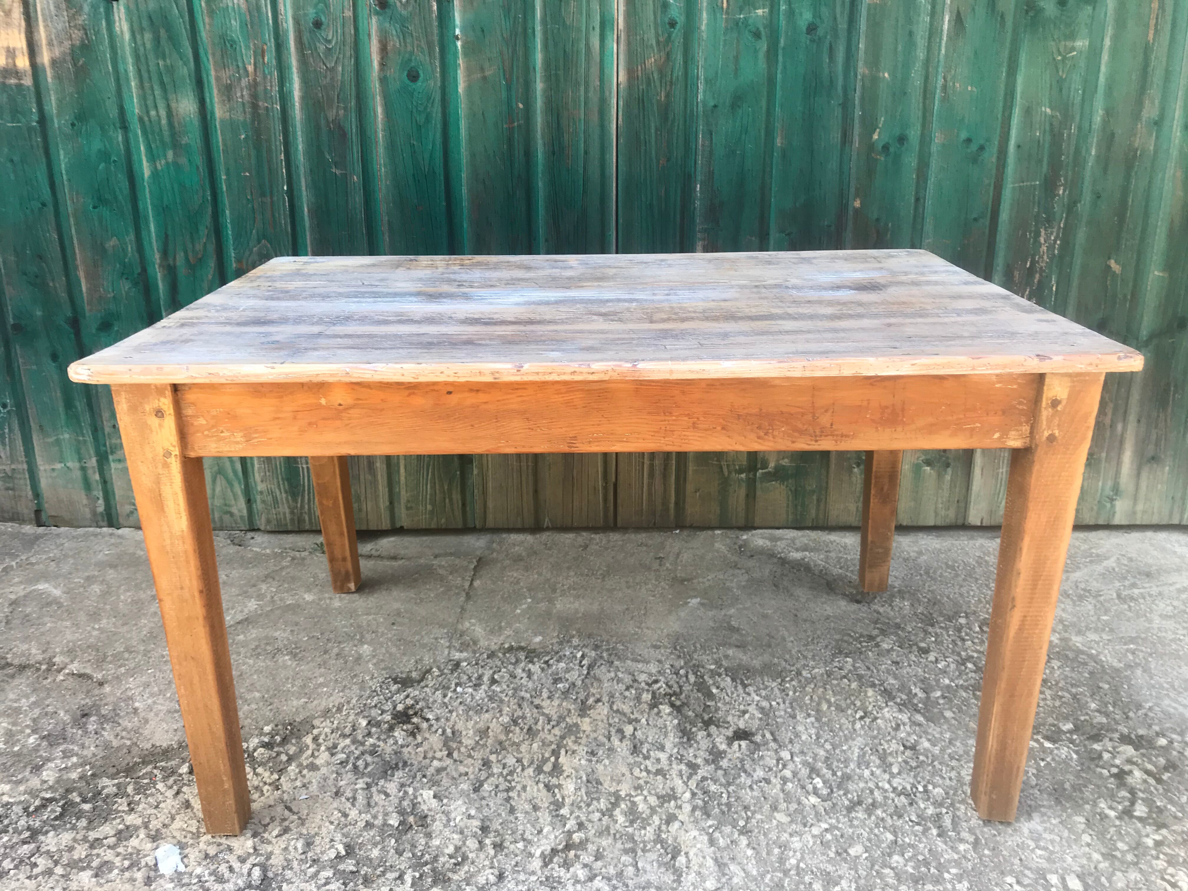 Country-style coffee table