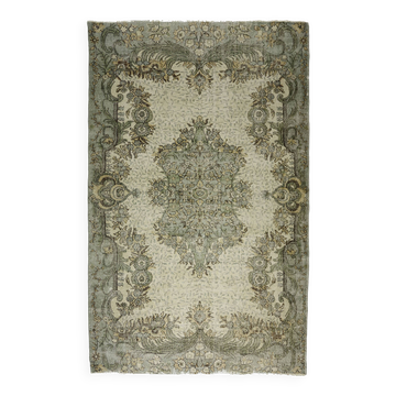 Vintage Turkish Anatolian Carpet 200x311 cm Floral Medallion Beige Green