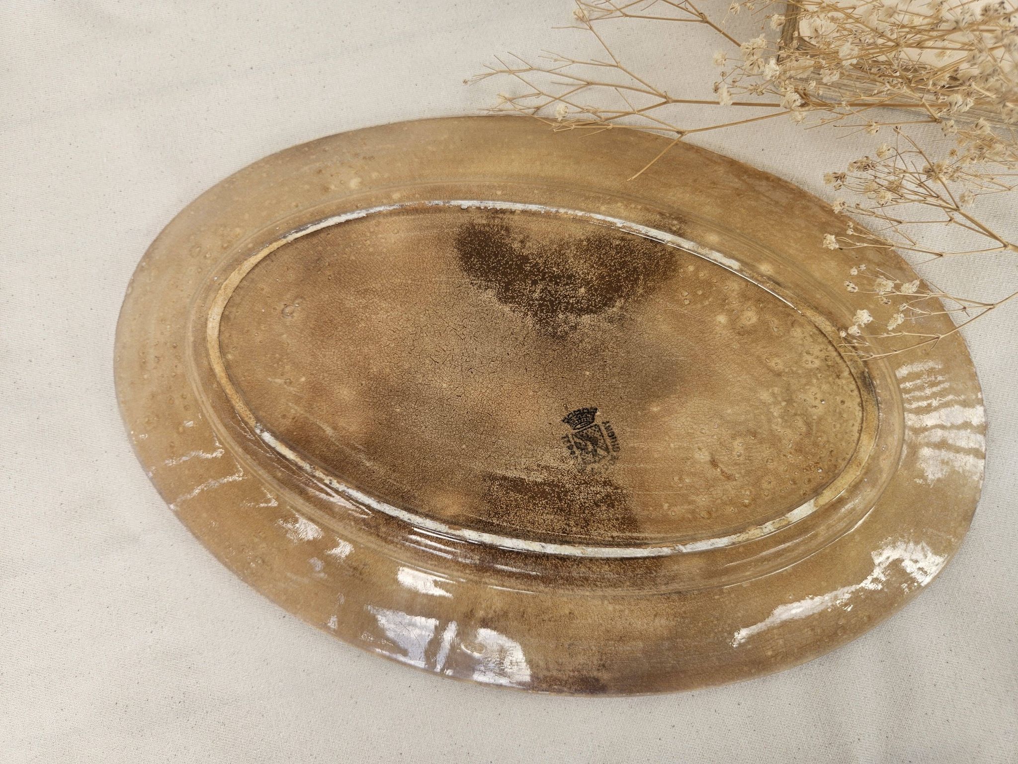 Old earthenware dish from Grigny