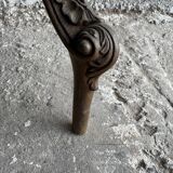 Console victorienne en demi-lune en métal brun avec plateau en marbre blanc veiné