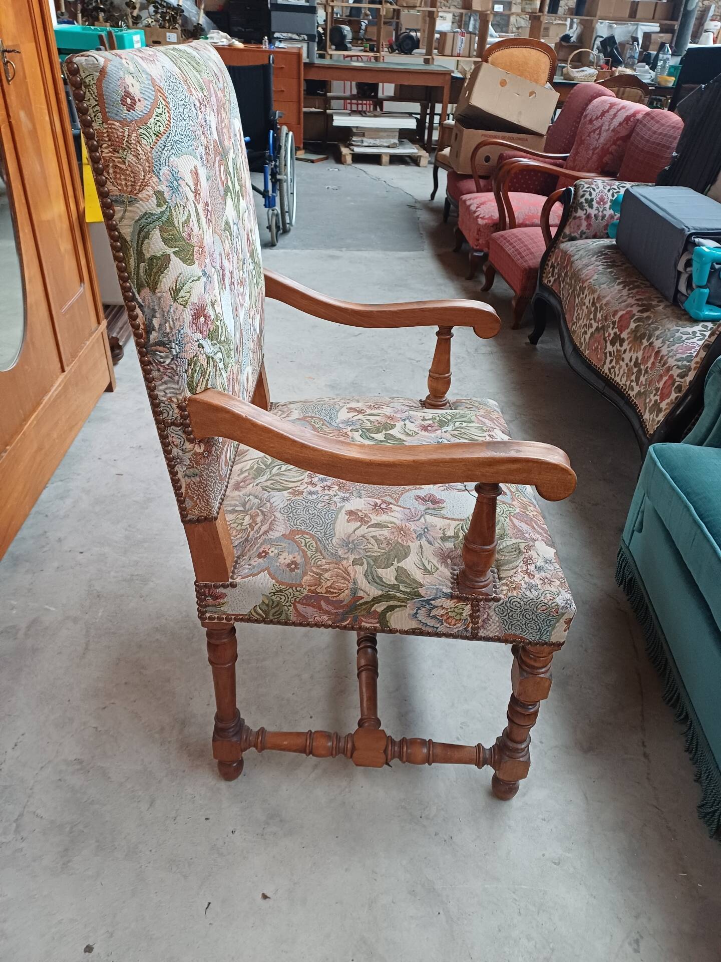 Louis XIII armchair, solid wood - Fabric upholstery
