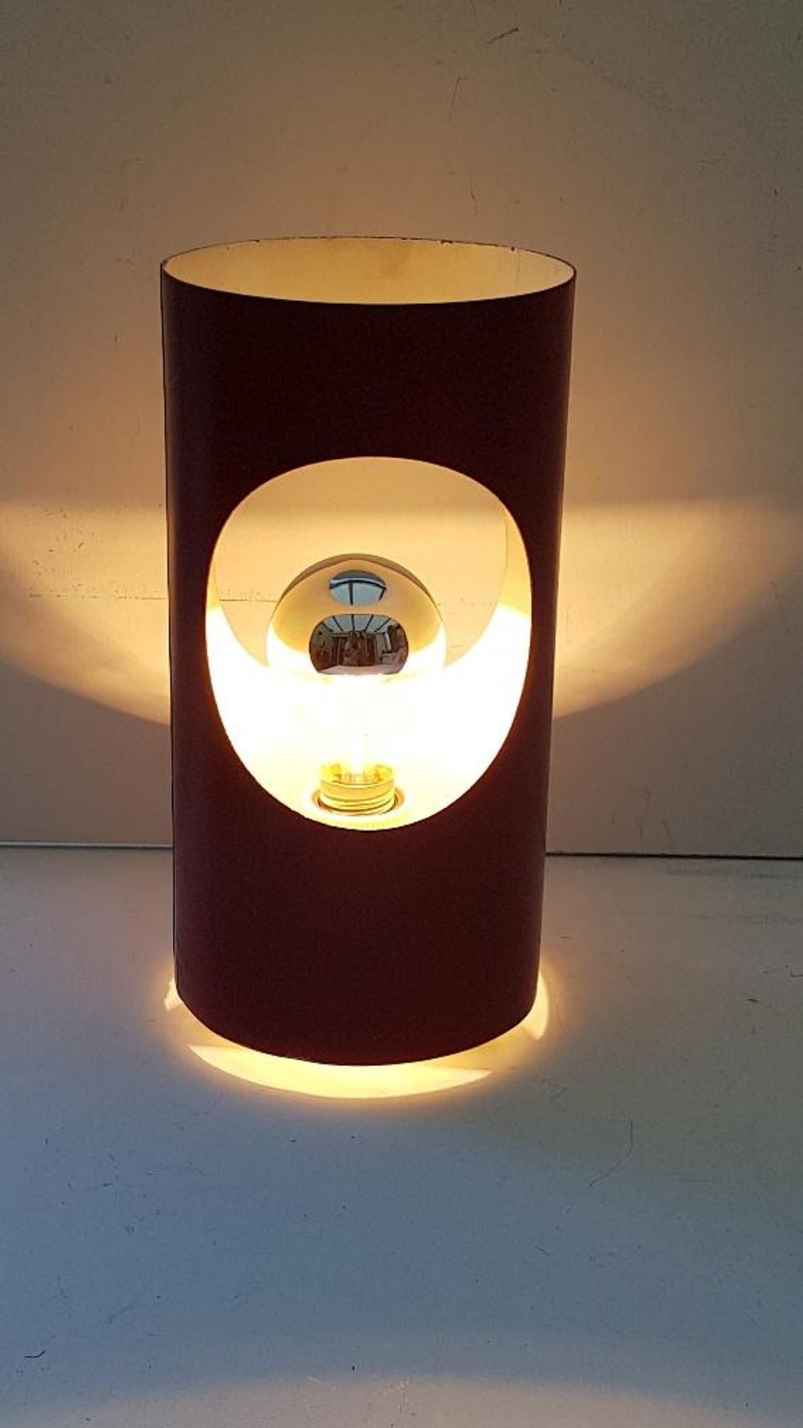 60s metal lamp to be laid