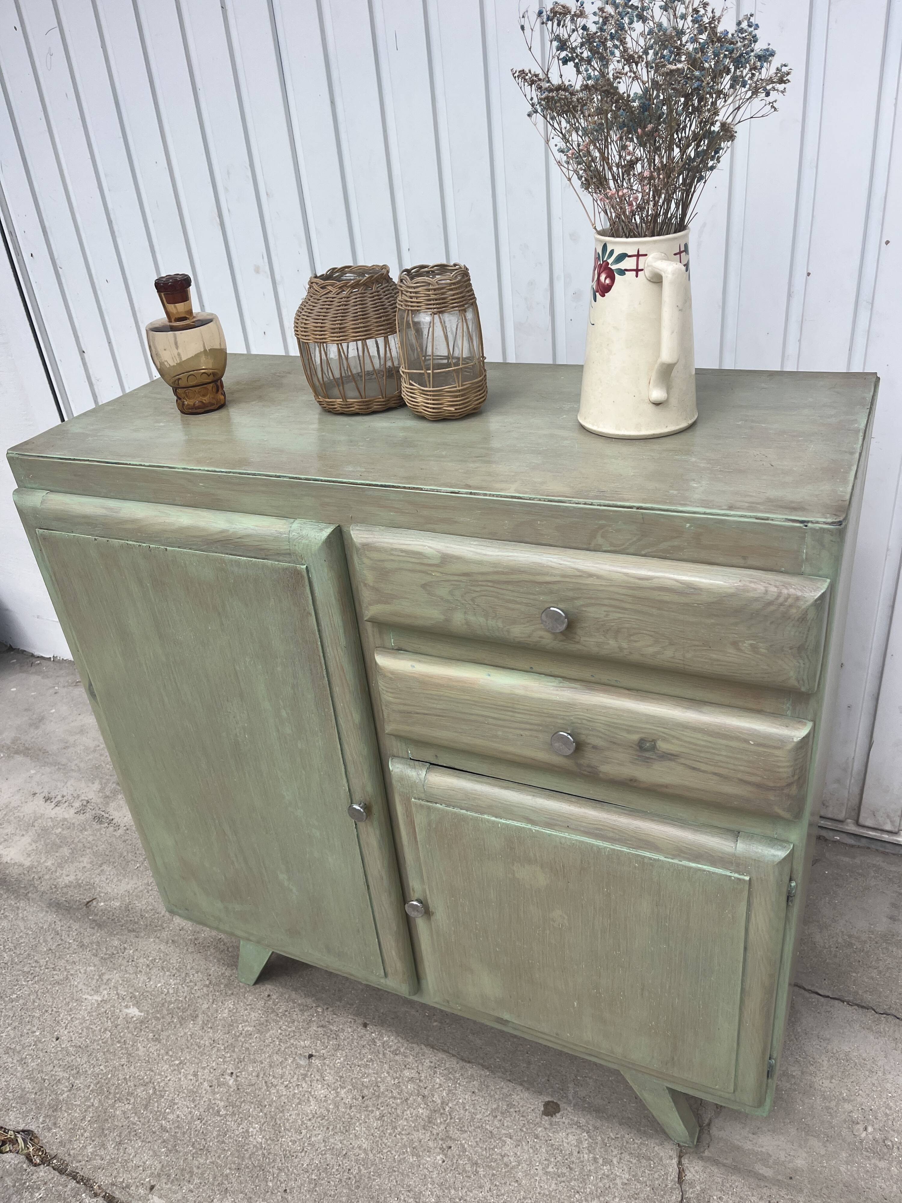 Compass leg sideboard