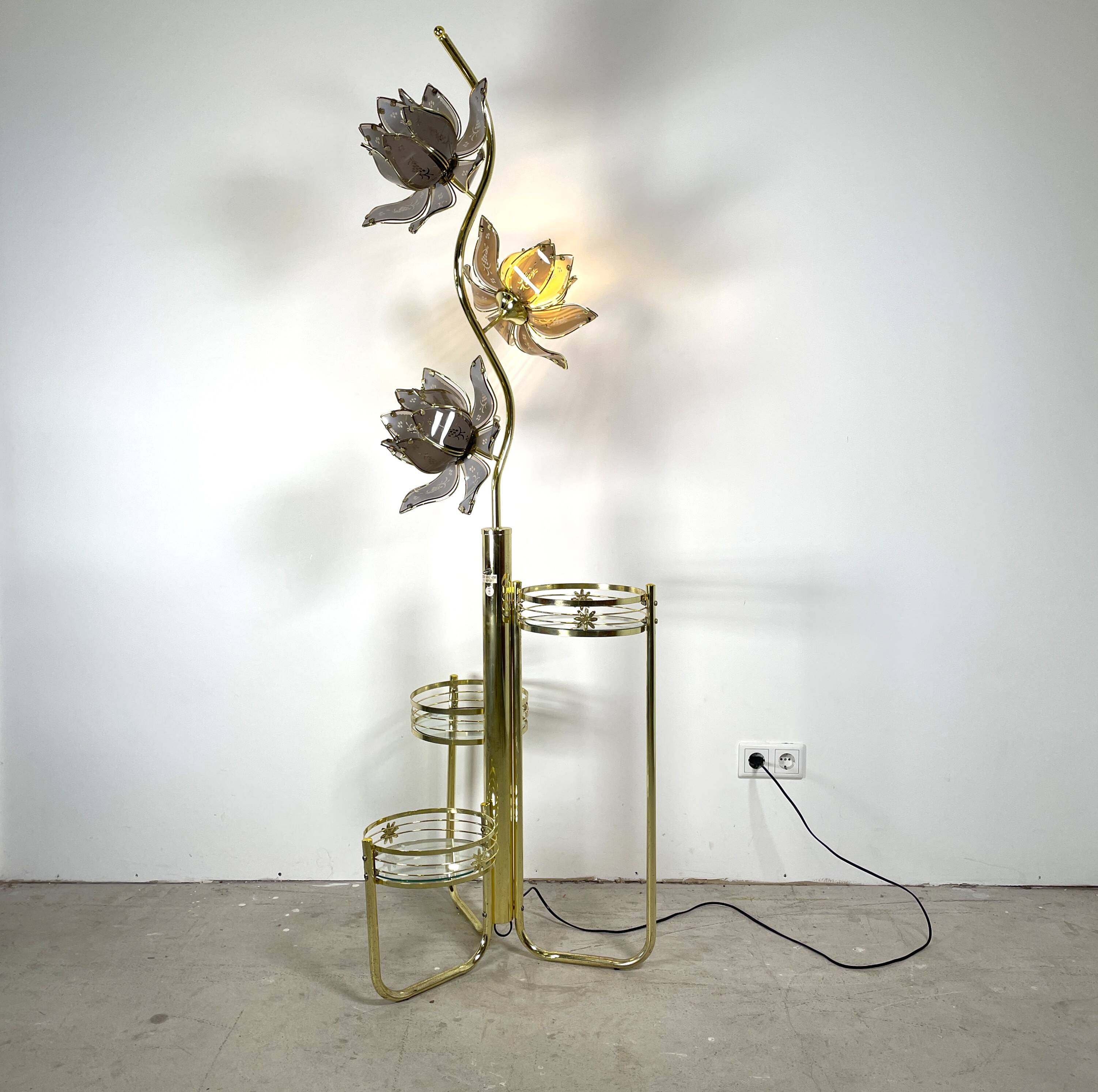 Golden lotus lamp with 3 levels
