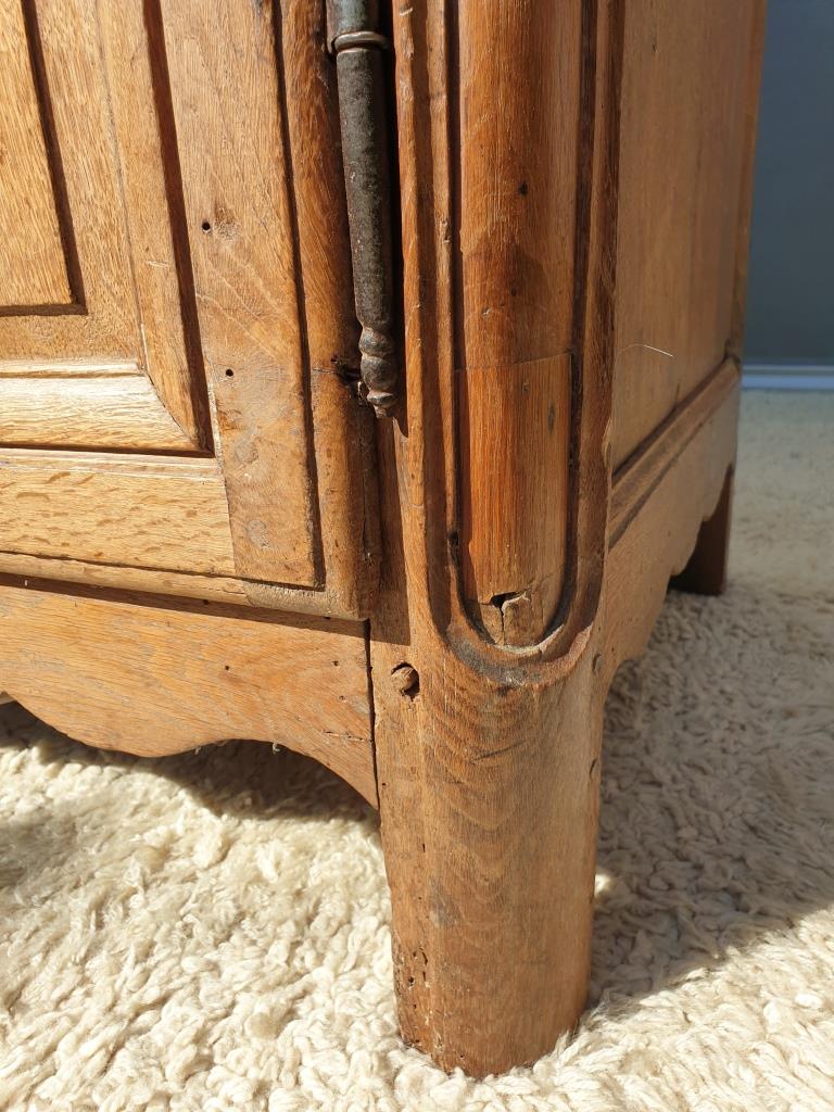 Wardrobe in oak XVIIIth