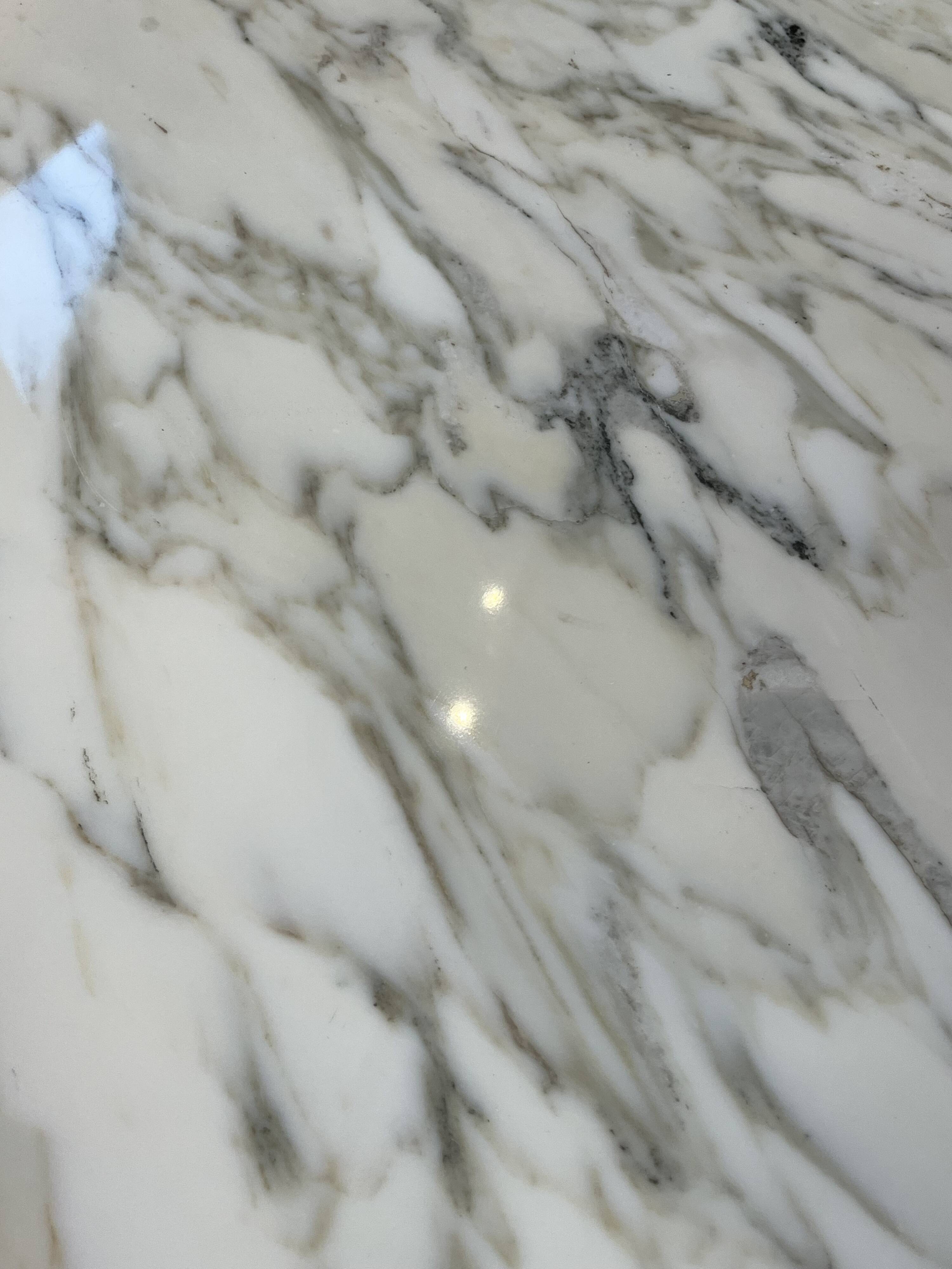 Osvaldo Borsani round marble table model T69 publisher Tecno Italy 1960