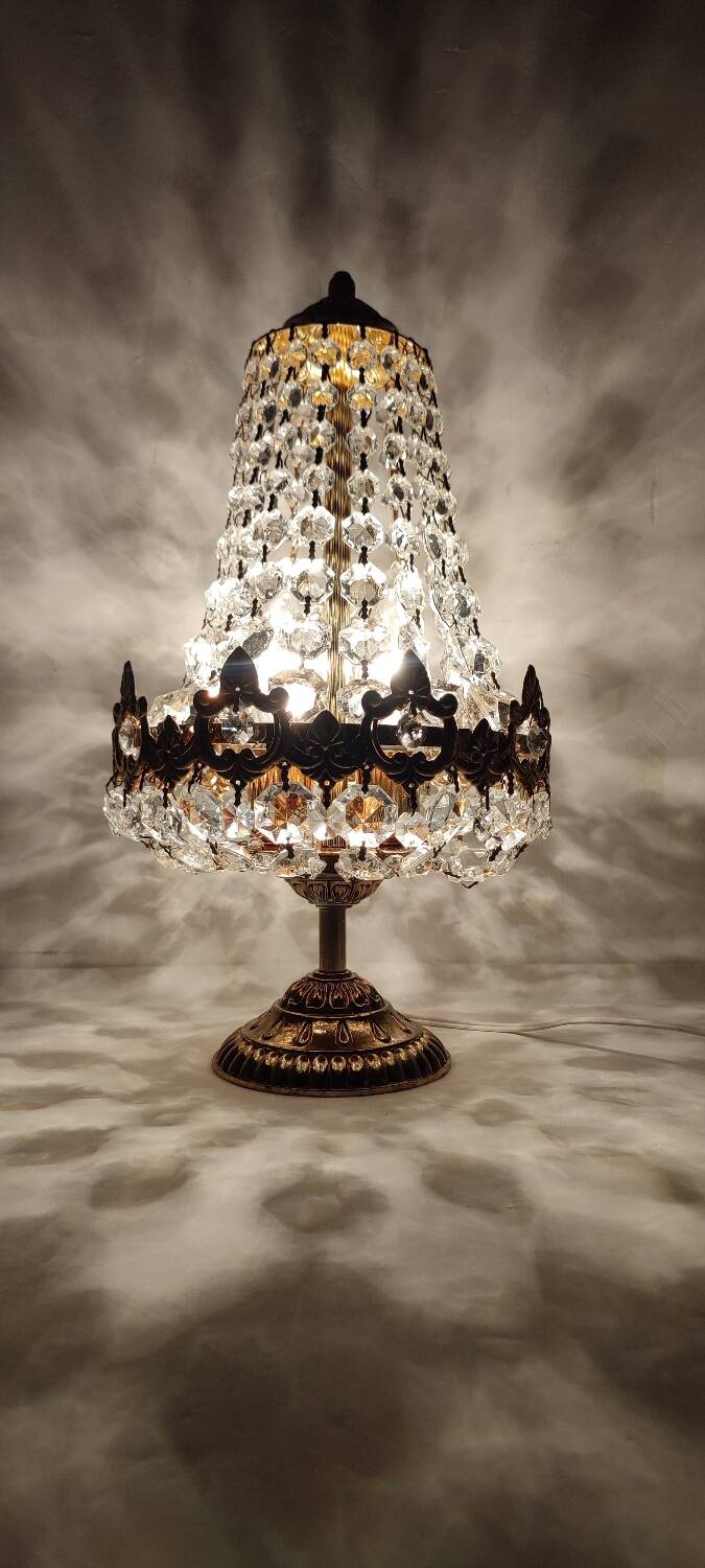 Lámpara de mesa de cristales. España, 1970s.