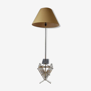 Magazine holder floor lamp