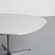 Coffee table by Arne Jacobsen, Fritz Hansen, circa 1970.