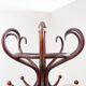 Grand portemanteau "Perroquet" en bois courbé style Thonet – Début du 20ème siècle