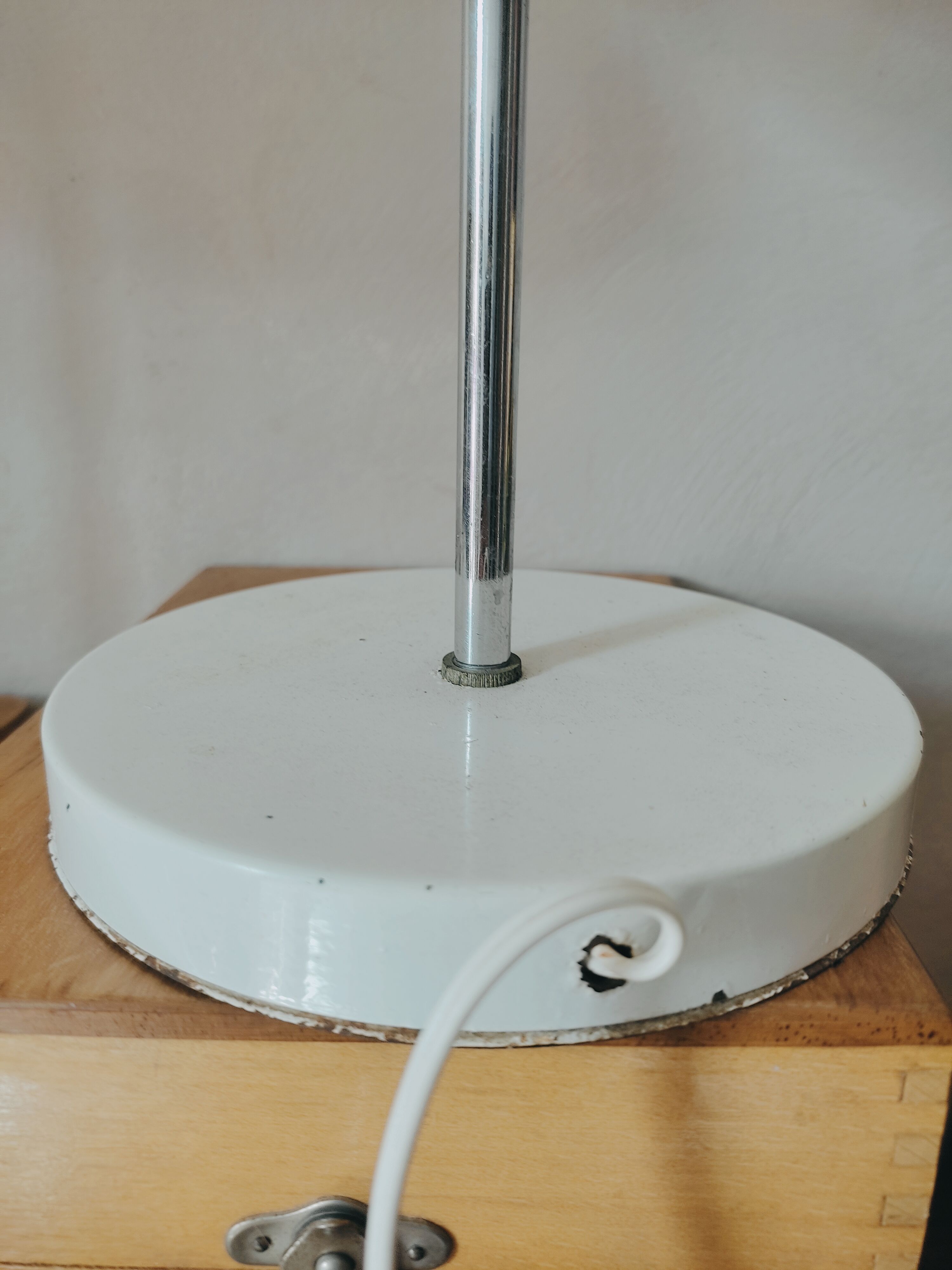 Duo of mushroom lamps with inclined lampshade