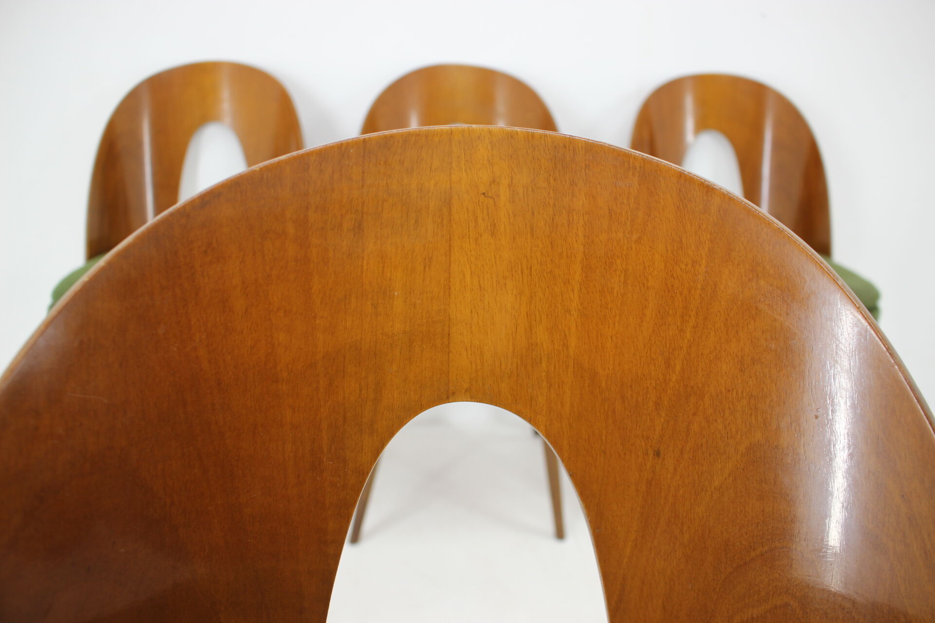 4 chaises d'Antonin Suman, Tchécoslovaquie, 1960