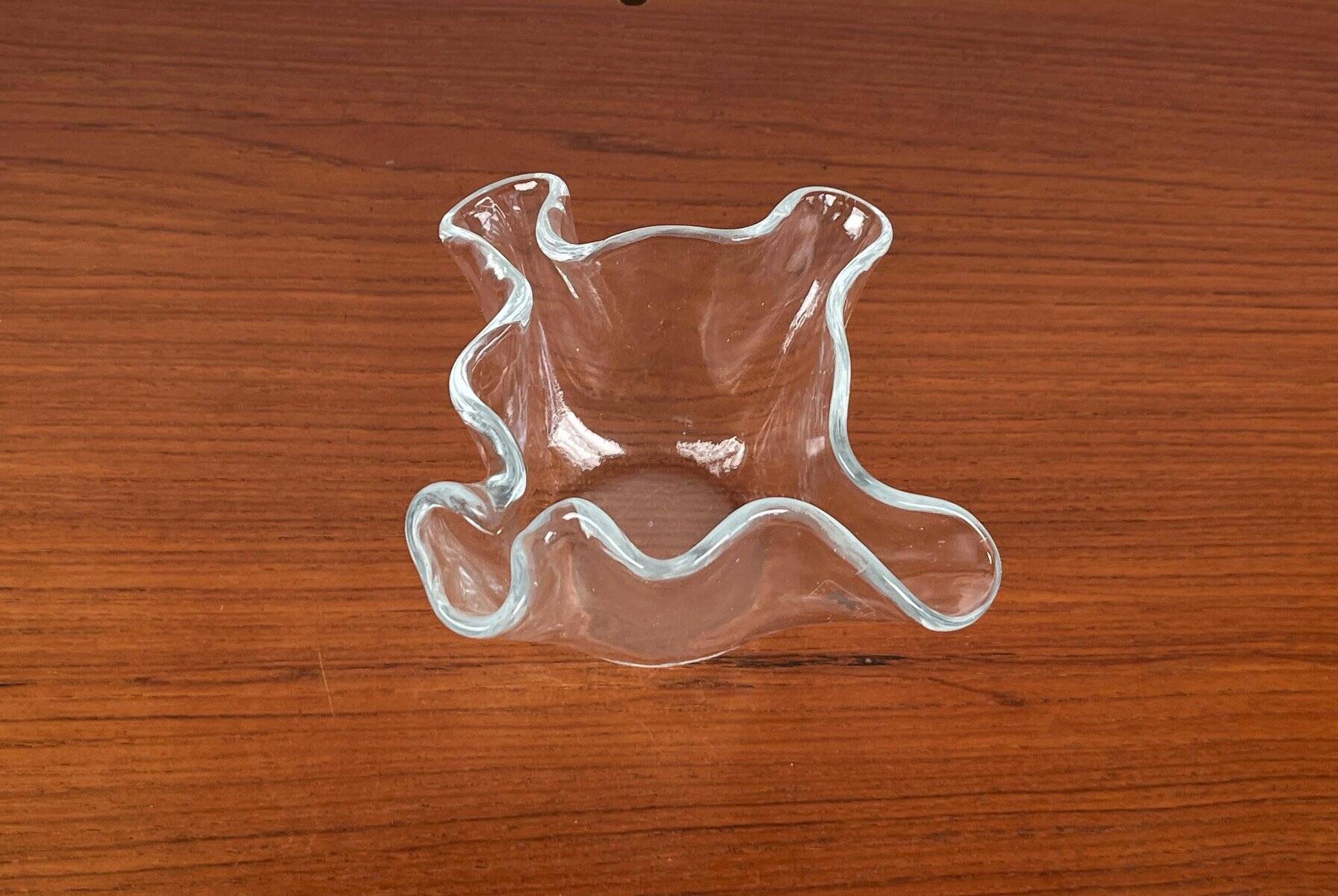 Vintage Scandinavian art glass bowl by Magnor, 1970s.