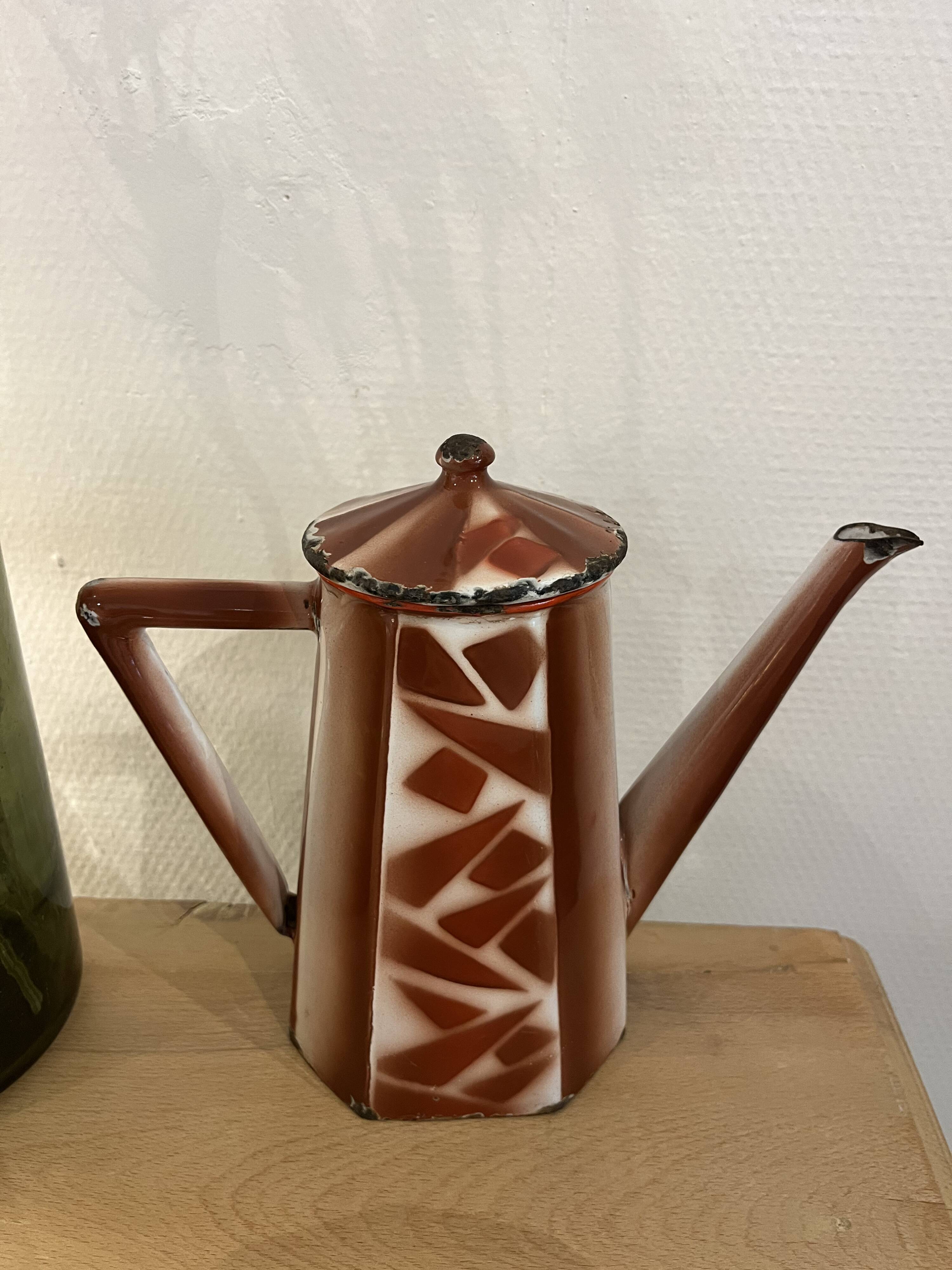 Cafetière émaillée art déco