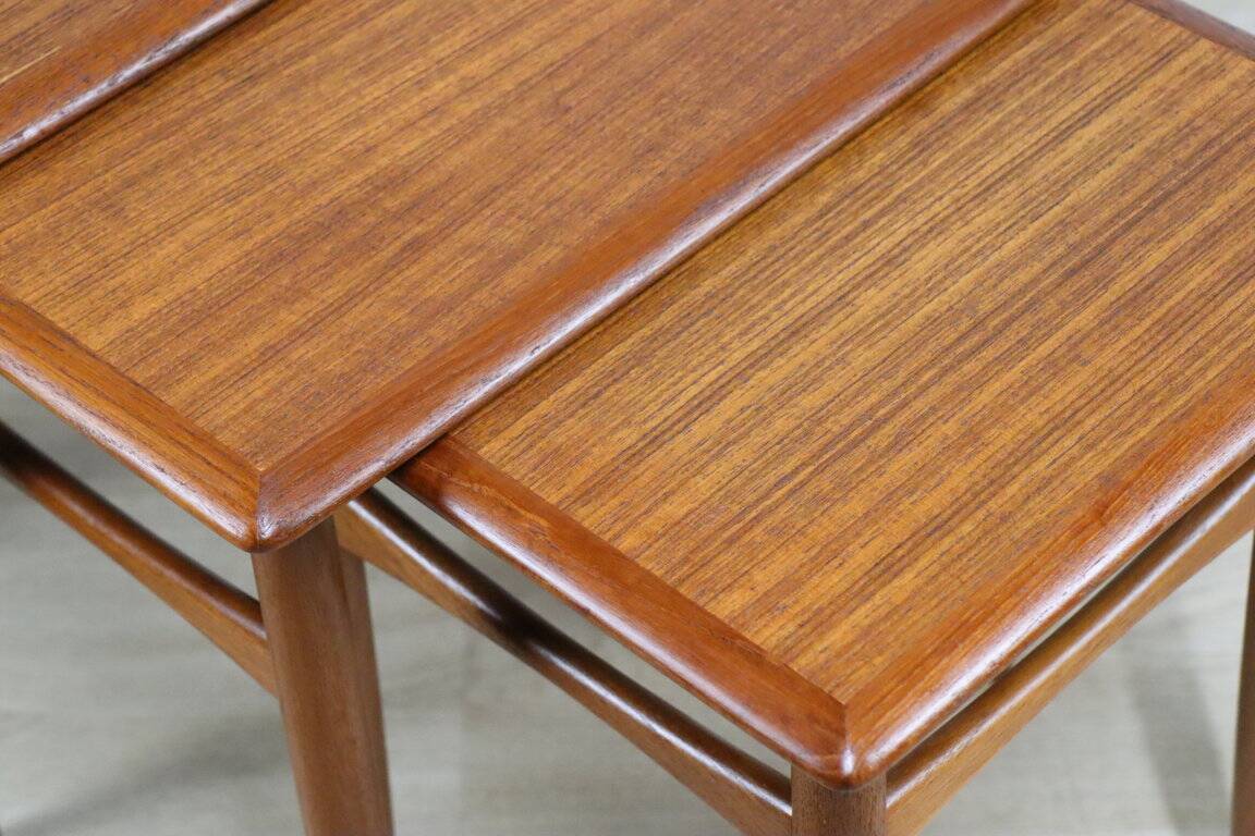 Tables gigognes scandinave en teck, 1960