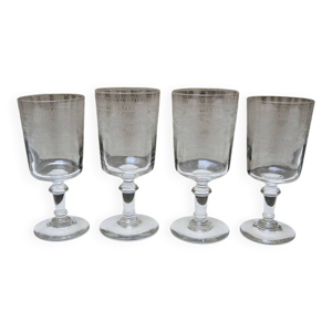 4 verres à pied transparent