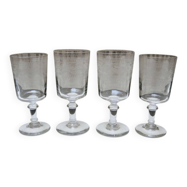 4 verres à pied transparent gravé Baccarat