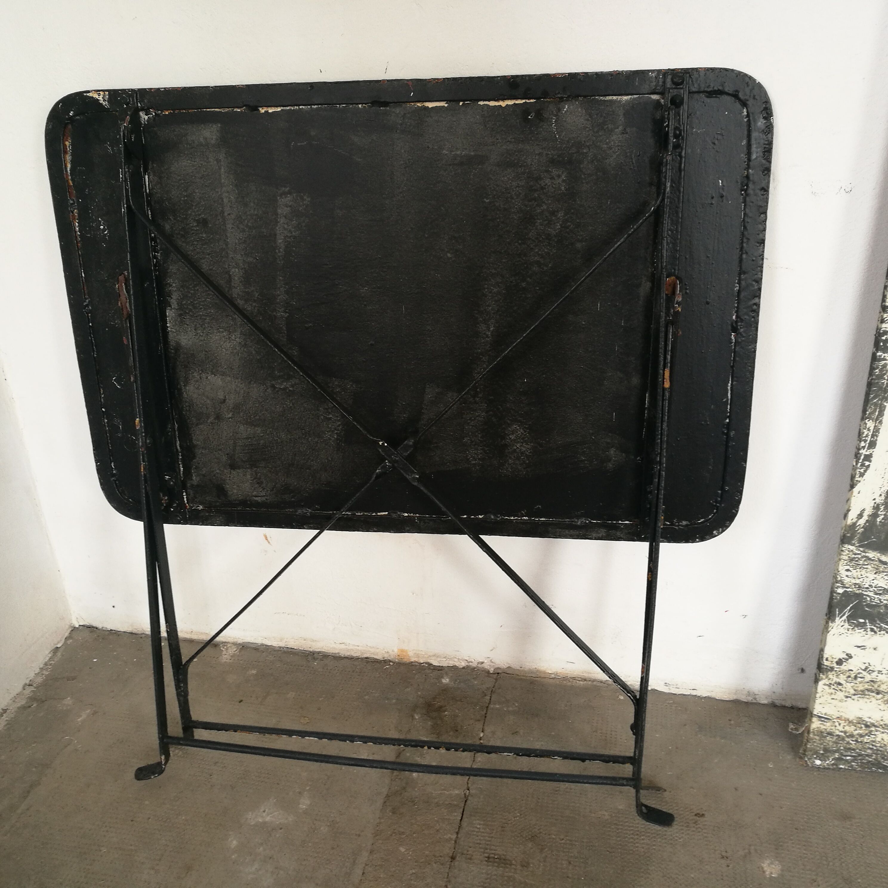 Folding garden table