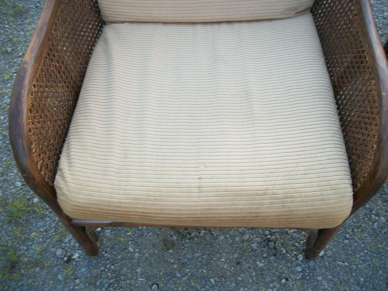 Pair of low rattan shepherdesses