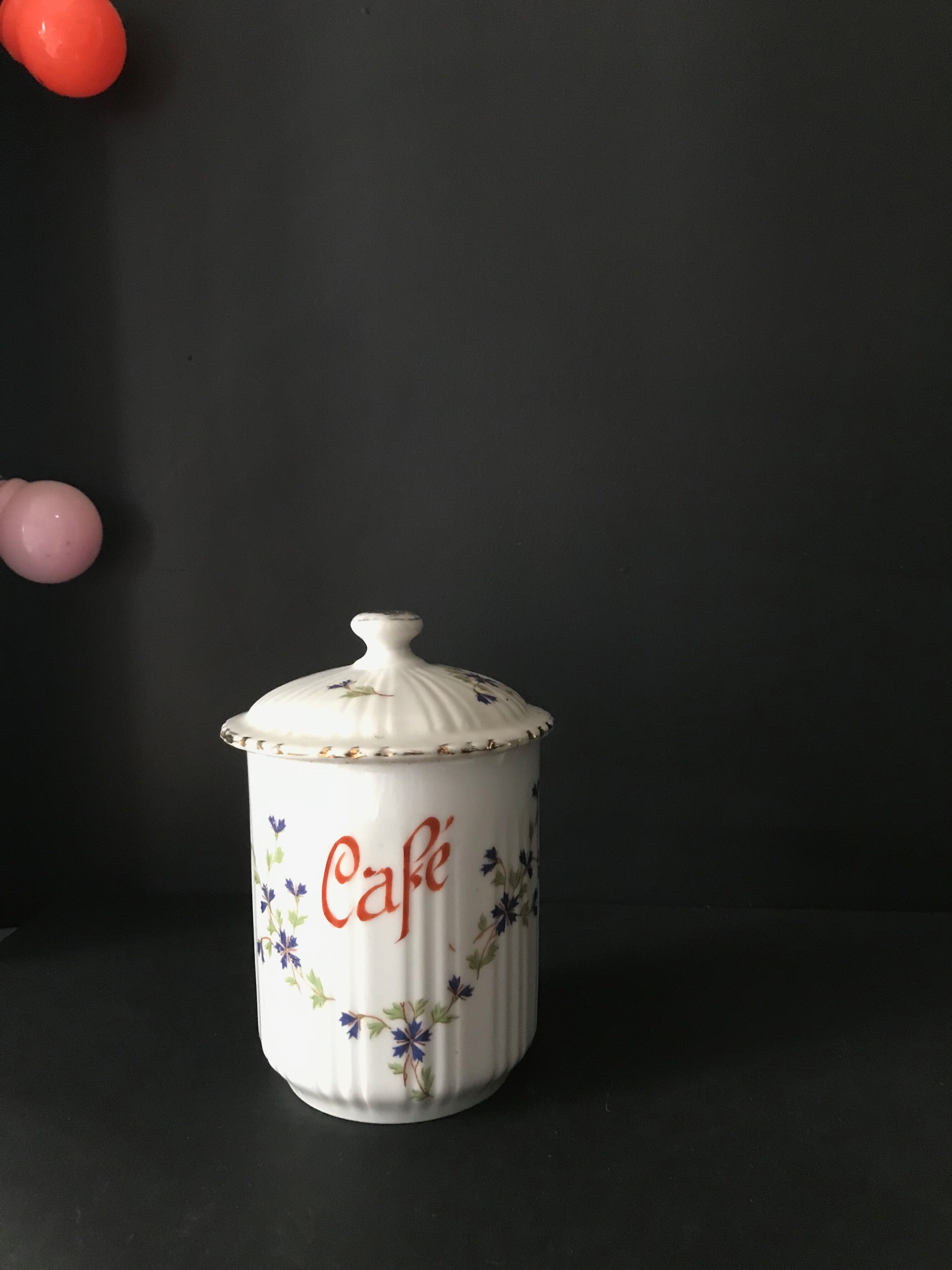 Ceramic coffee pot 1900