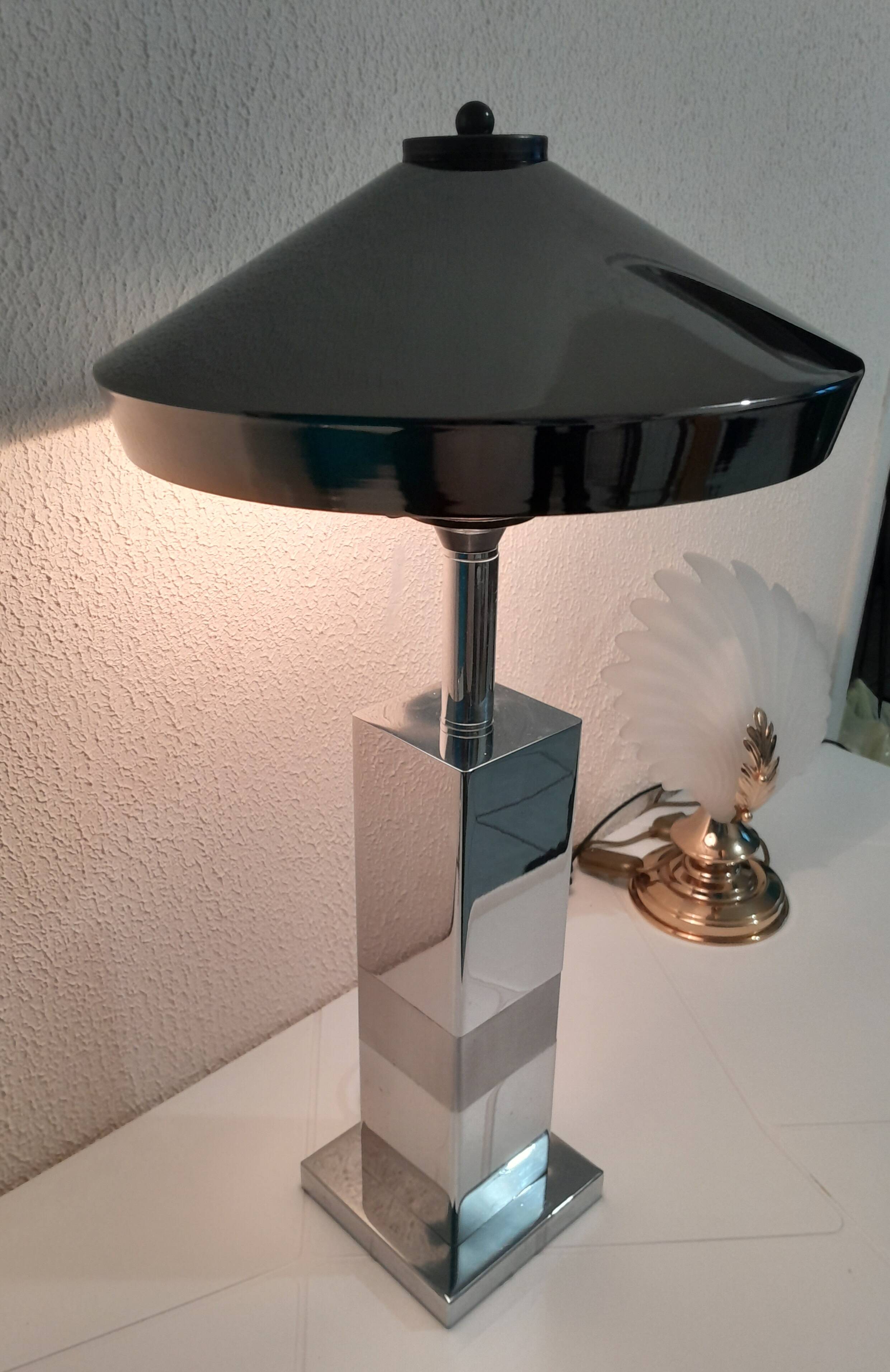 Grande lampe en acier chromé vintage 1990