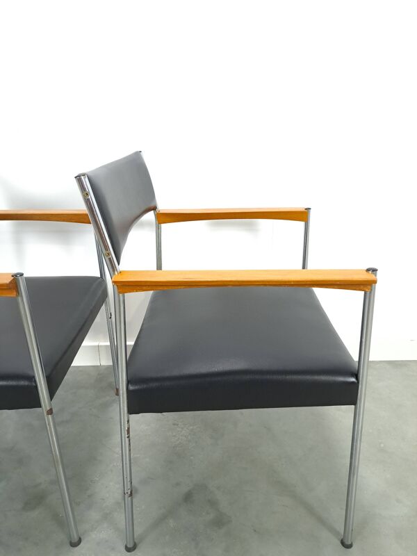 Chaises DDR avec base chromée et revêtement noir, chaises de salle à manger