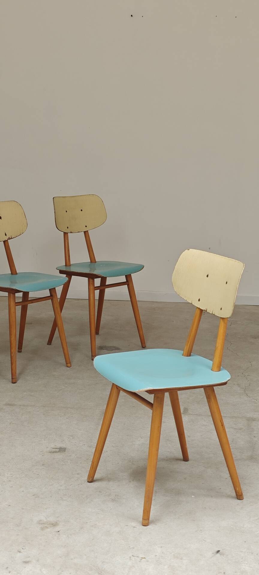 Lot de 4 chaises bois TON Bystrice ( Thonet ) bleu clair , lot 2
