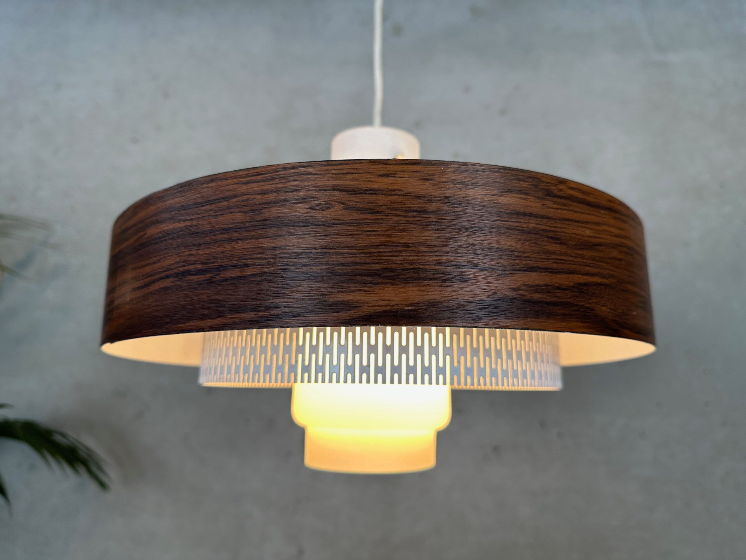 Vintage pendant lamp – metal and opaline