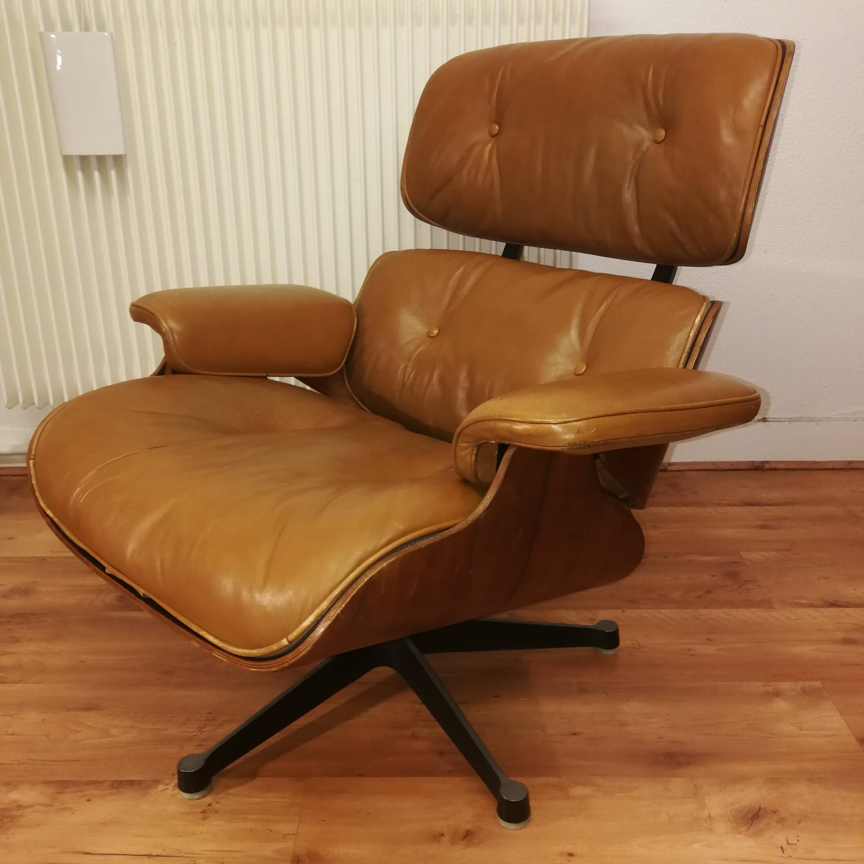 fauteuil Lounge design par Eames authentique