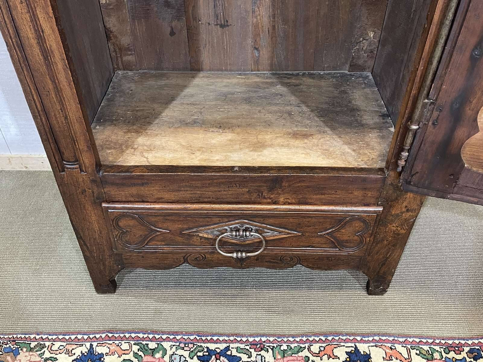 Bonnetière 18ème en noyer