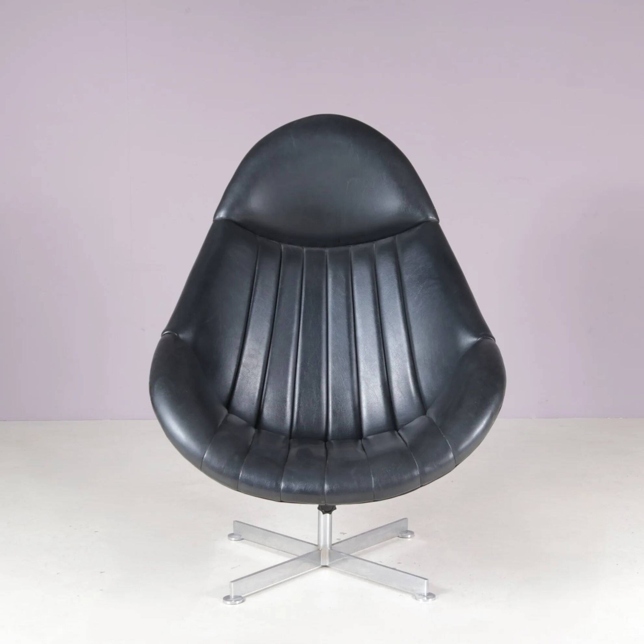 1960s swivel easy chair on chrome crossbase with black skai seat / Rudolf Wolf / Rohé, Netherlands
