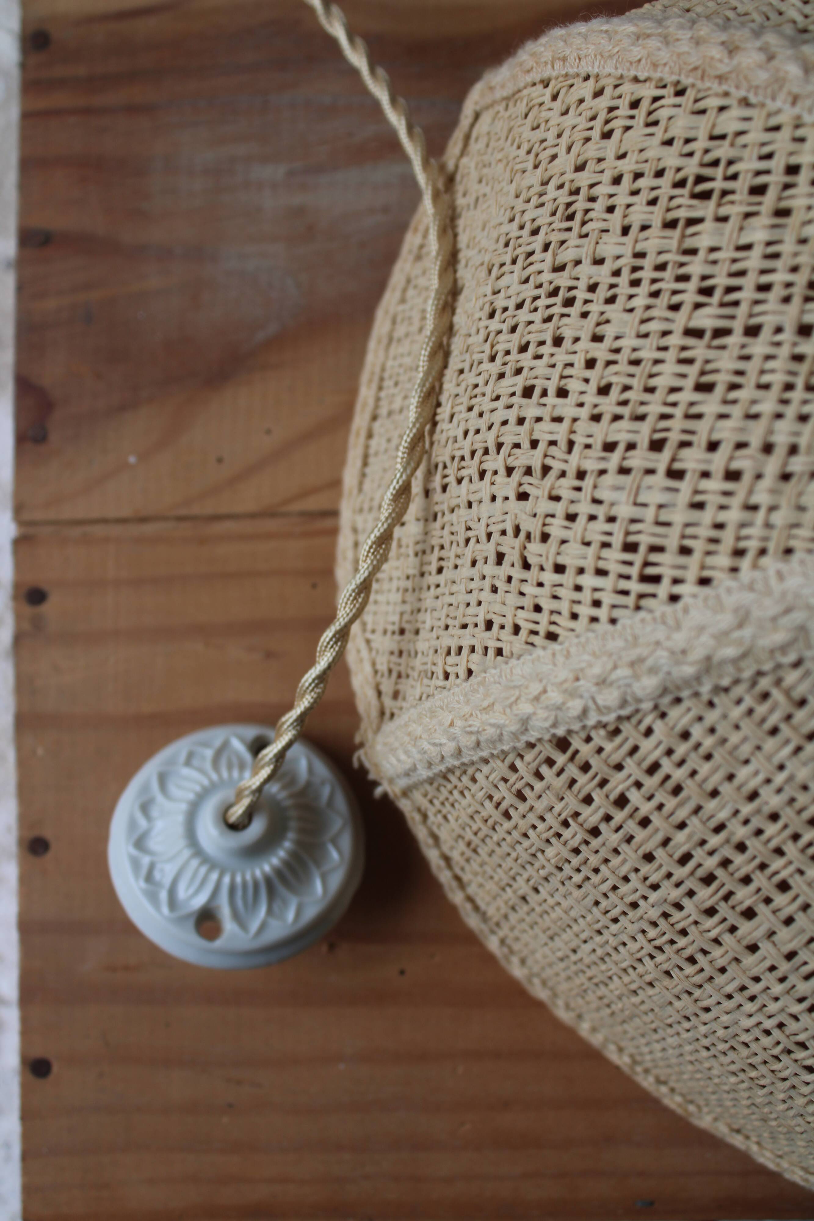 Suspension fleur en rafia