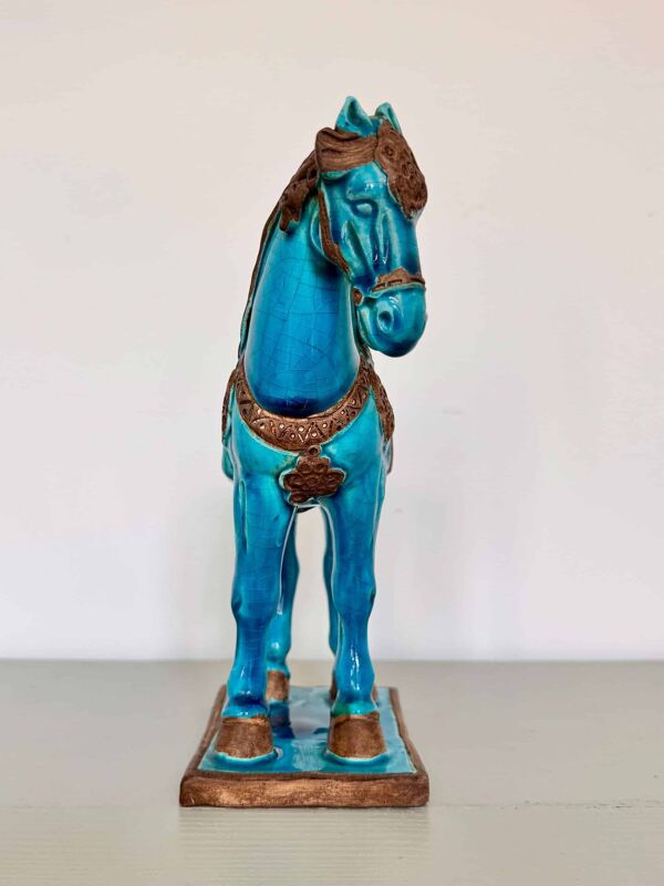 Sculpture d’un cheval Tang en faïence bleue turquoise