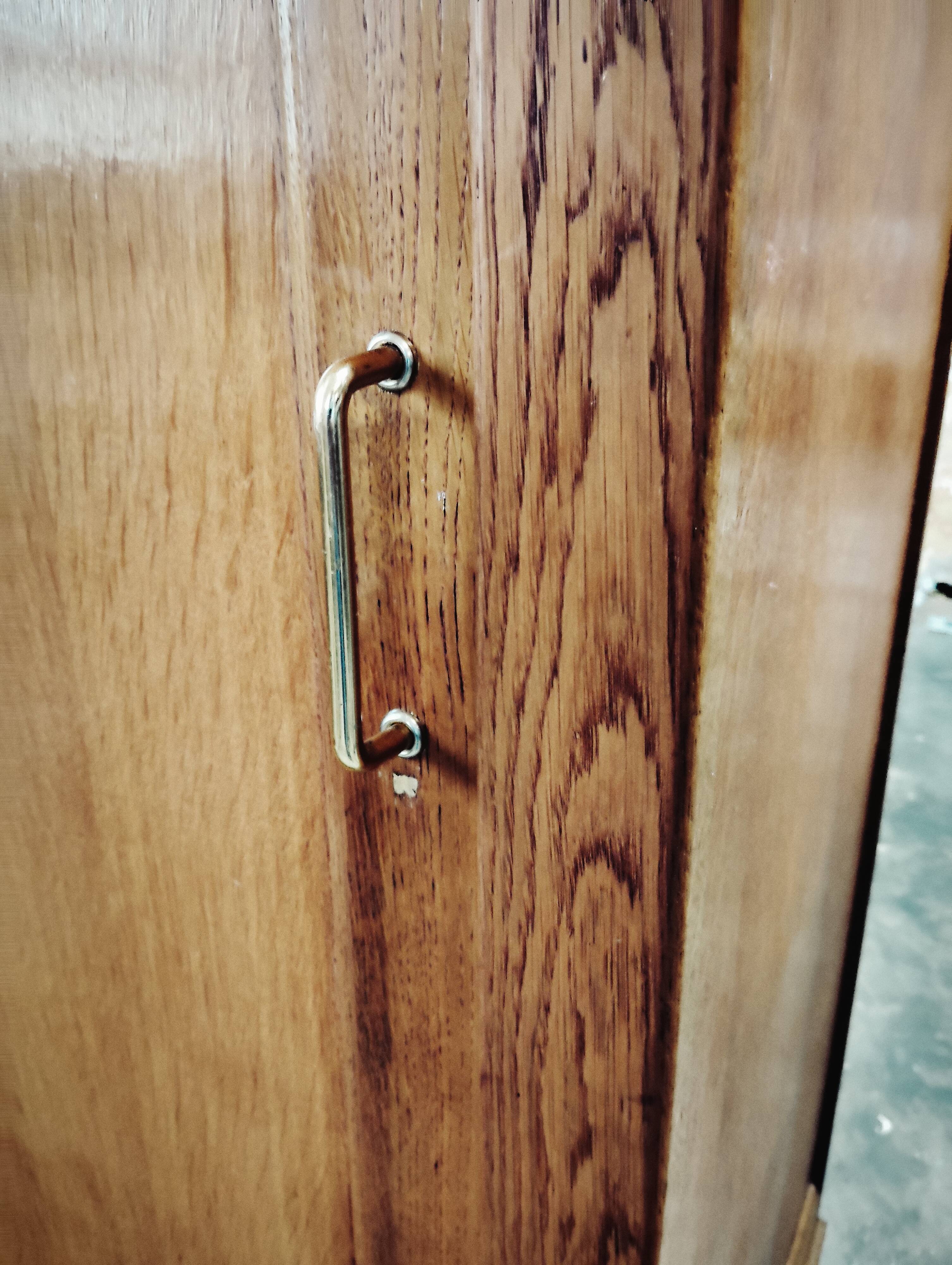 Scandinavian sliding wardrobe 50-60 feet compass