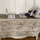 Wooden chest of drawers from the 18th century