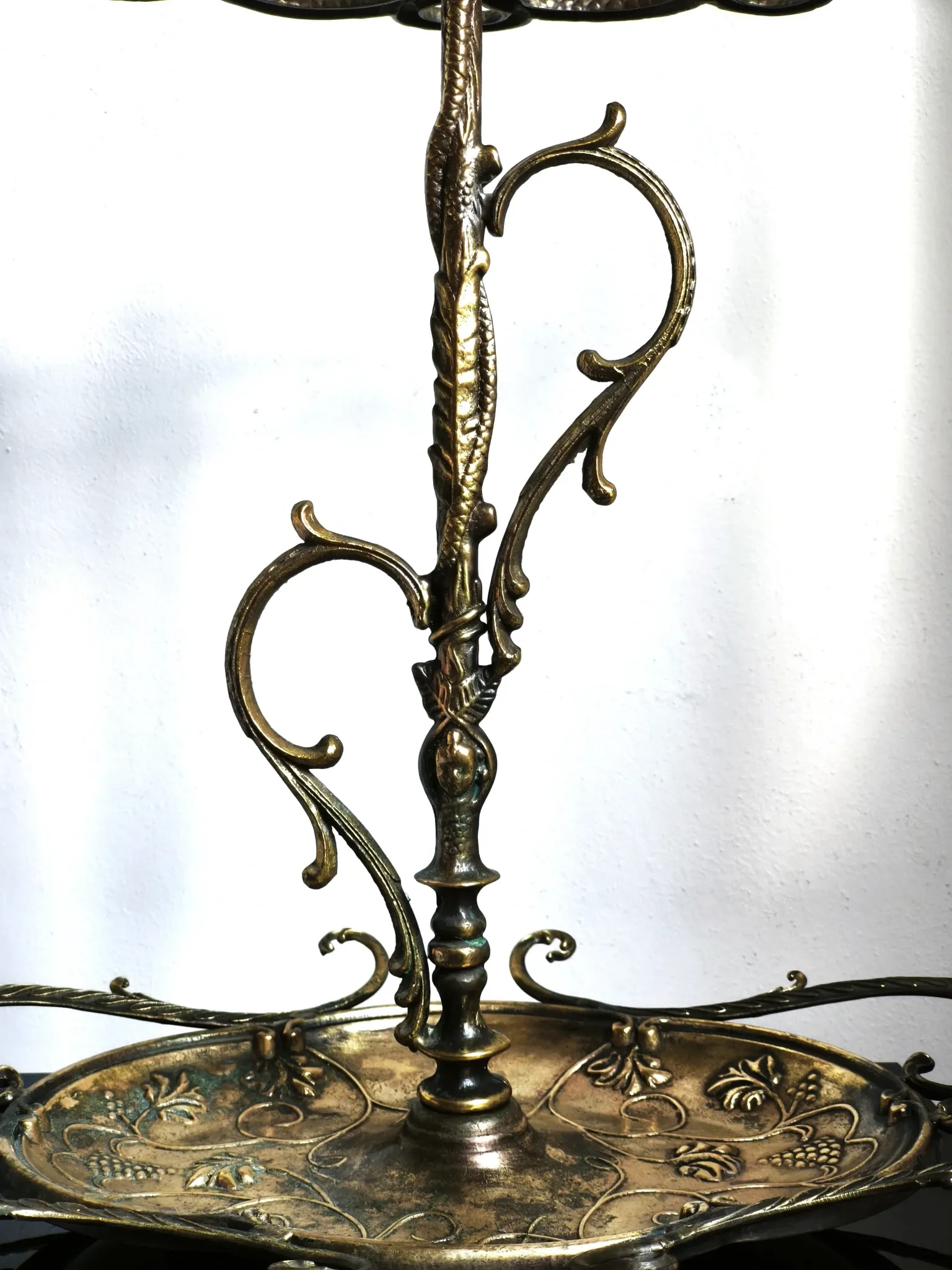 Italian brass umbrella stand, Art Nouveau style, with putti.