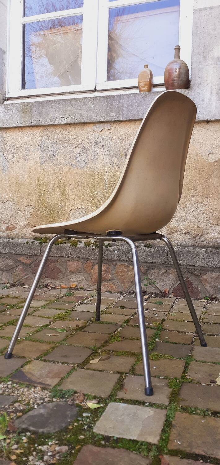 Pair of 1970s DSX chairs by Charles and Ray Eames for Herman Miller